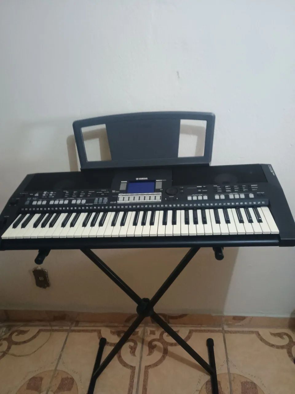 Teclado Yamaha PSR-S550 - Instrumentos musicais - Parque Guarani