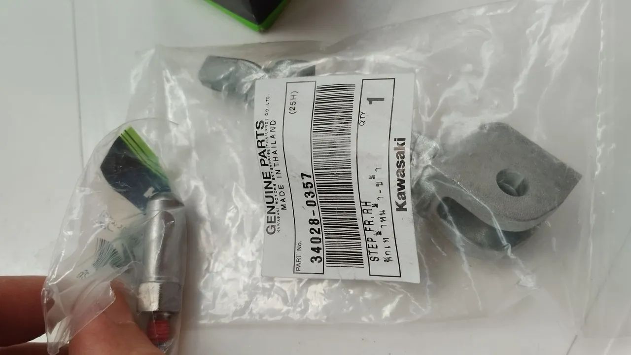 Pedal dianteiro direito kawasaki z500 novo original de fábrica kawasaki  - Foto 3