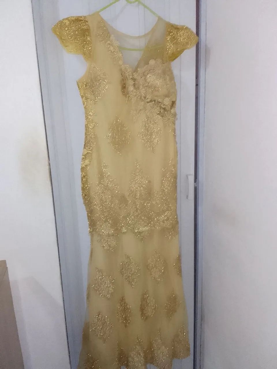 VESTIDOS DE FESTA EM  PERFEITO ESTADO - Foto 2