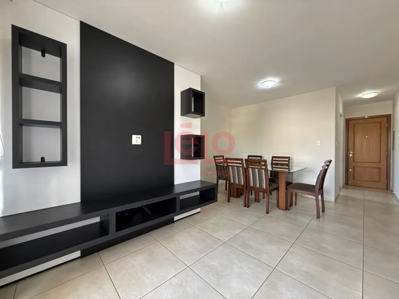 Apartamento mobiliado para alugar em Maringá, na Zona 07, com 2 quartos, suíte, sacada e g