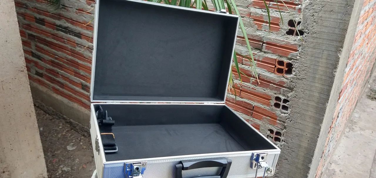 Vendo uma maleta de alumínio  - Foto 4