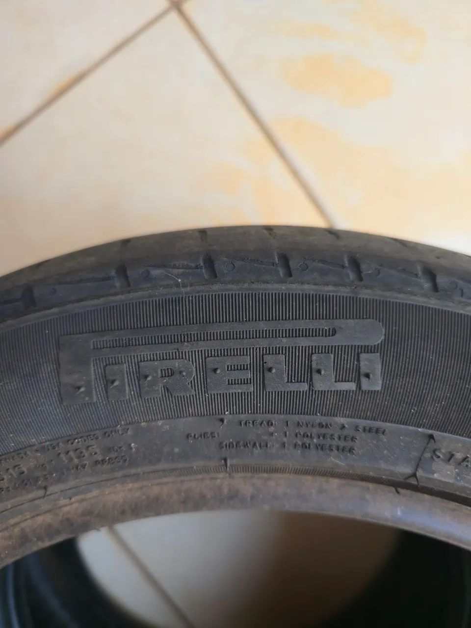 Pneu carro pirelli usado - Foto 5