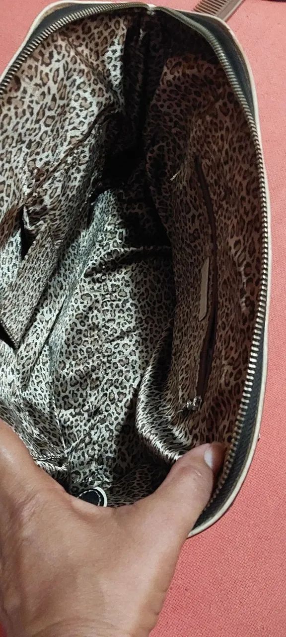Linda bolsa Vitor Hugo original  - Foto 4