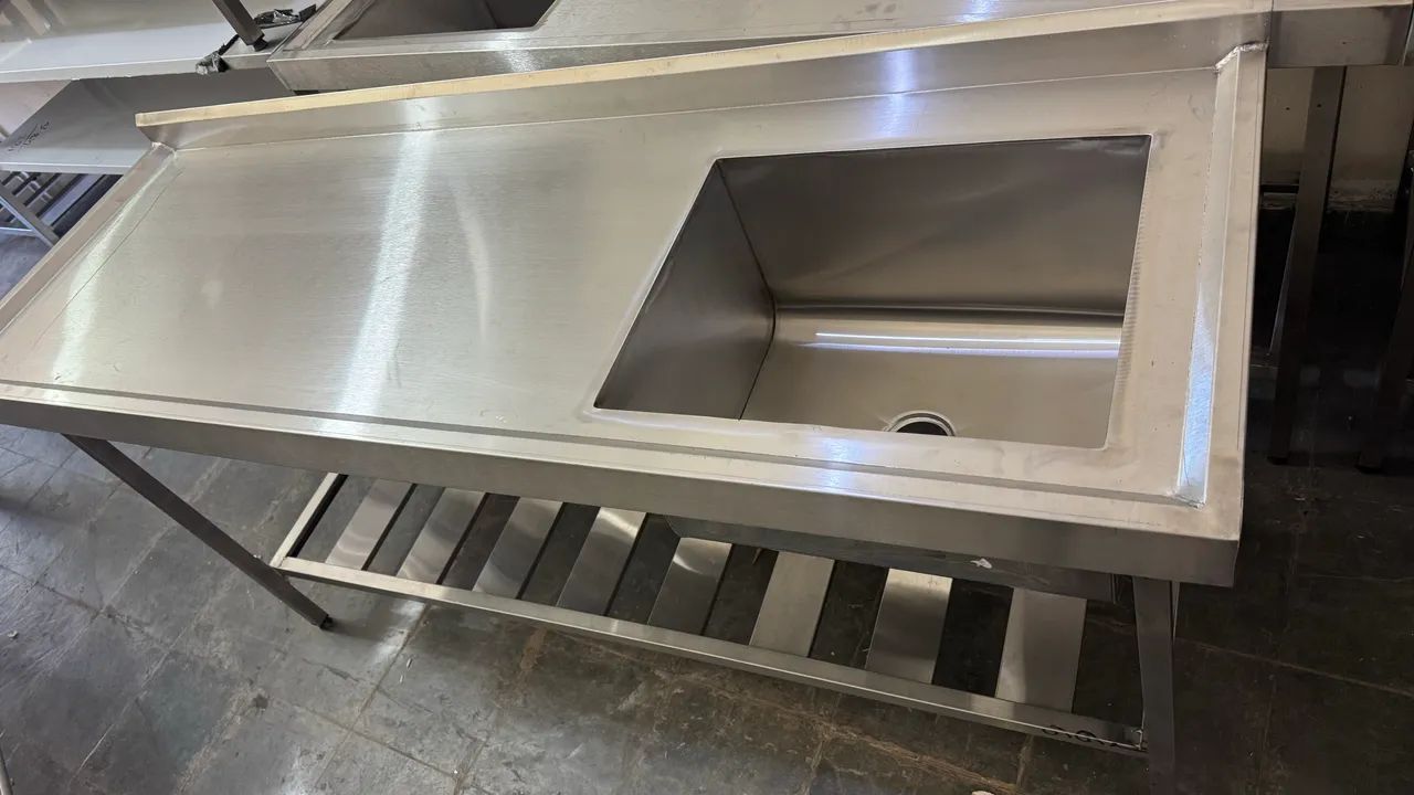 Pia inox 1,80 x 60 uma Cuba 
