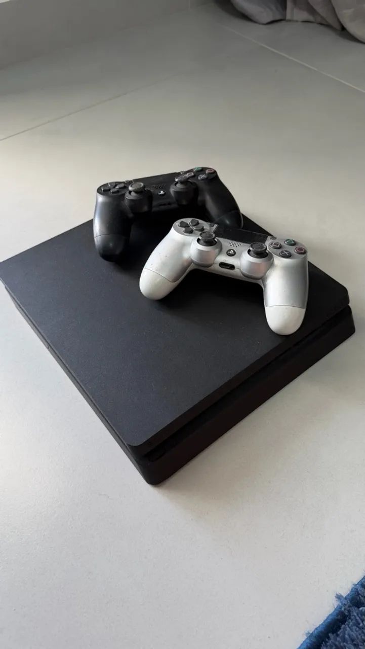 PS4 Slim preto com 2 controles e cabo original  - Foto 2