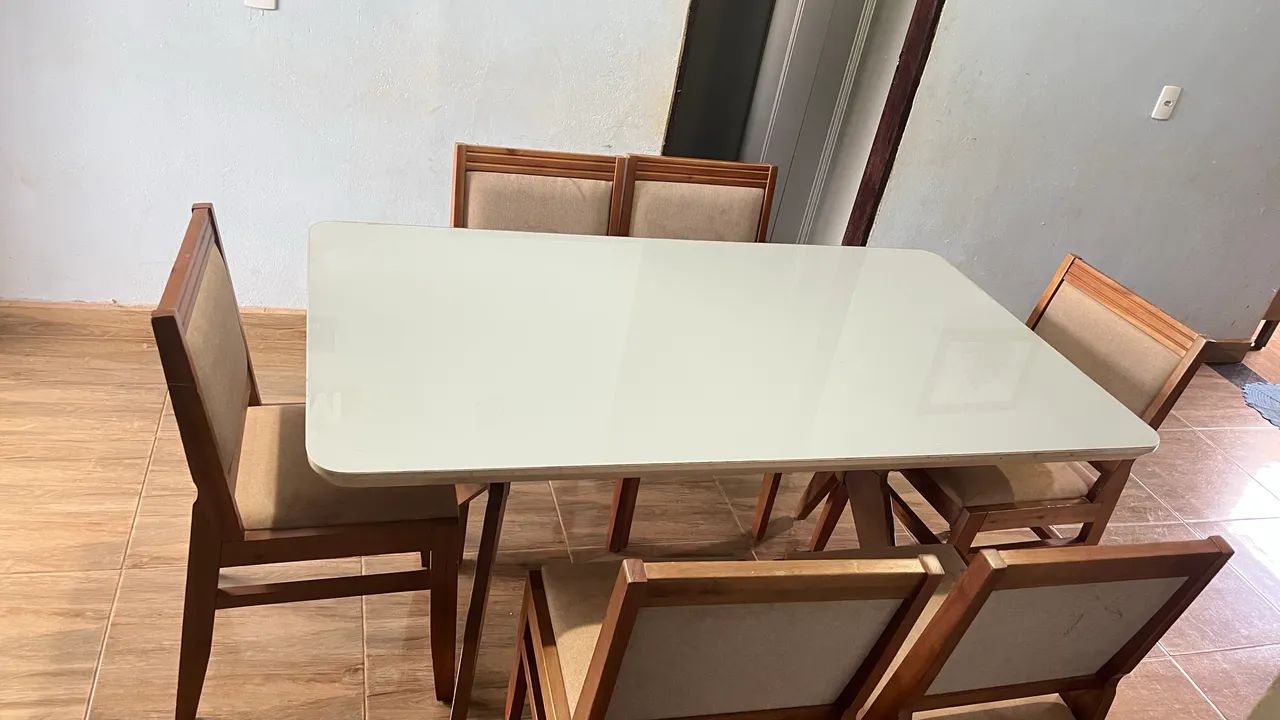 Dining table with 6 chairs, credit cards accepted