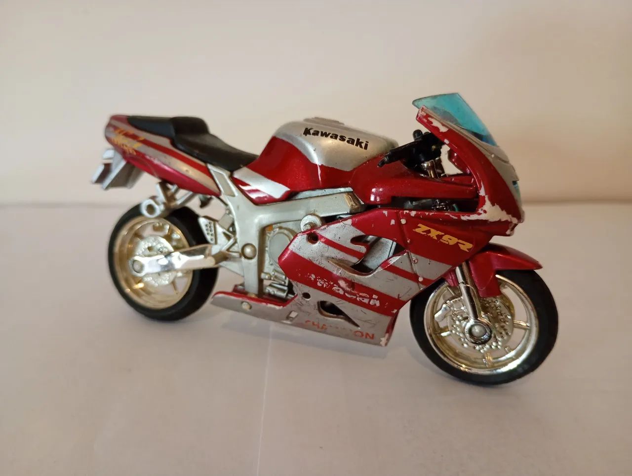 Saico - Miniatura Kawasaki ZX9R Com Detalhes - Hobbies e coleções
