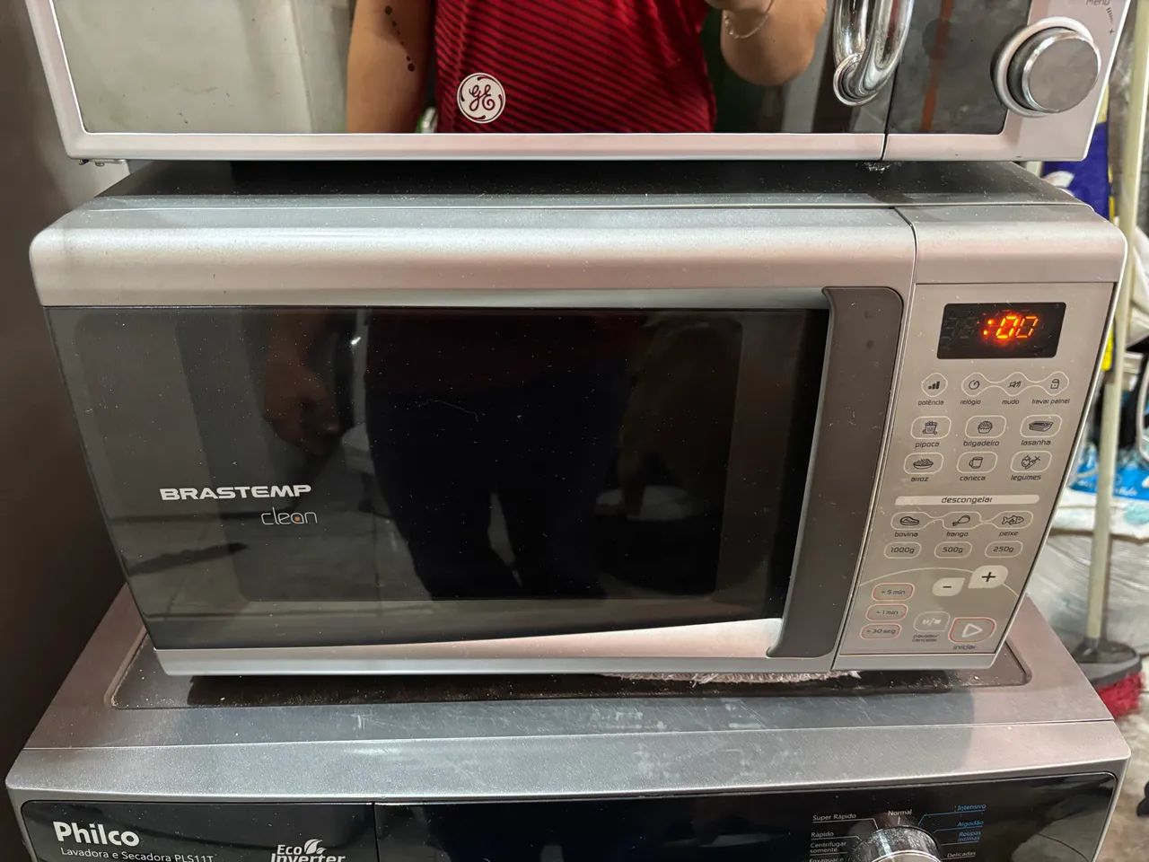 MICROONDAS BRASTEMP INOX 20L 220V - Foto 3