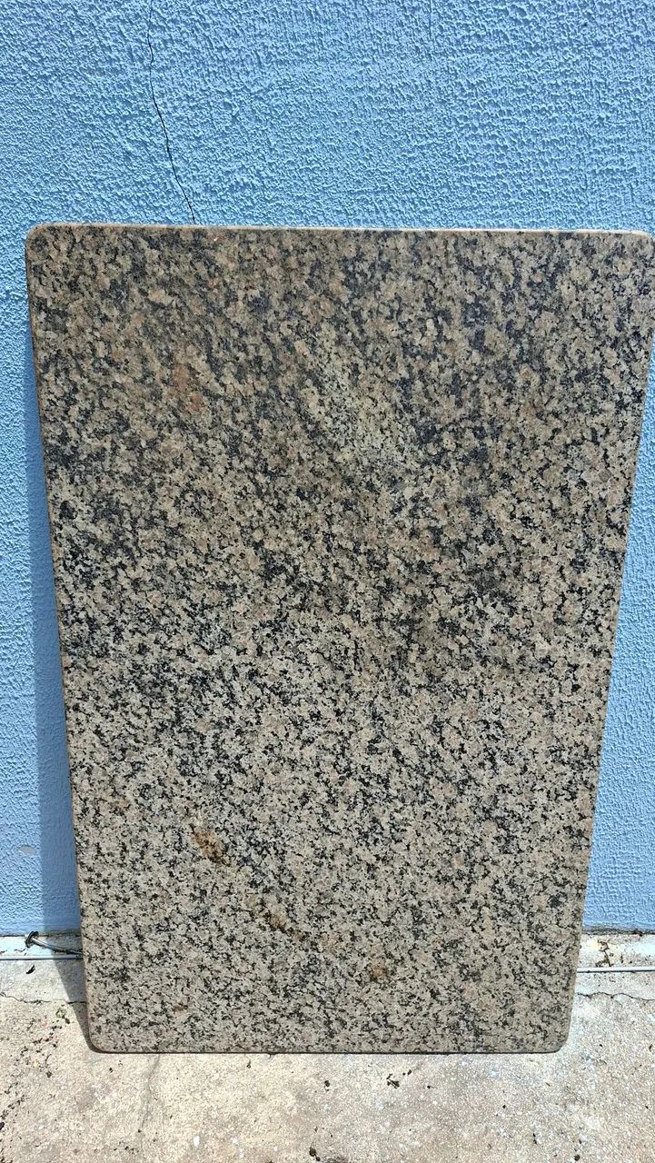 Vendo pedra de granito excelente estado 
