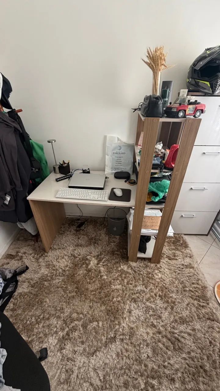 Mesa de computador e armário - Foto 4