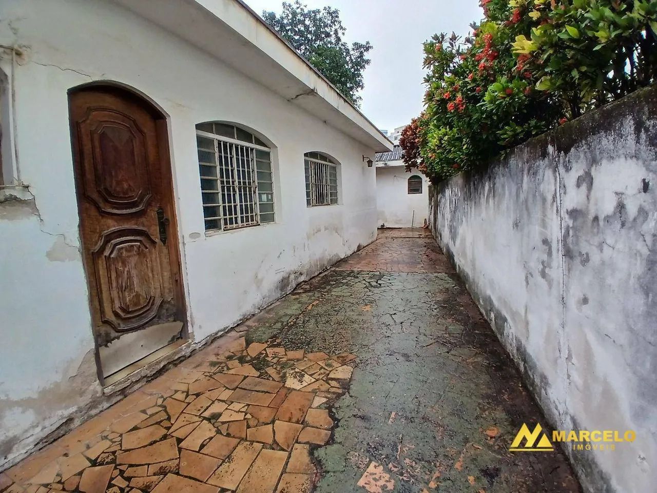 Ótima localização com amplo terreno - Foto 3