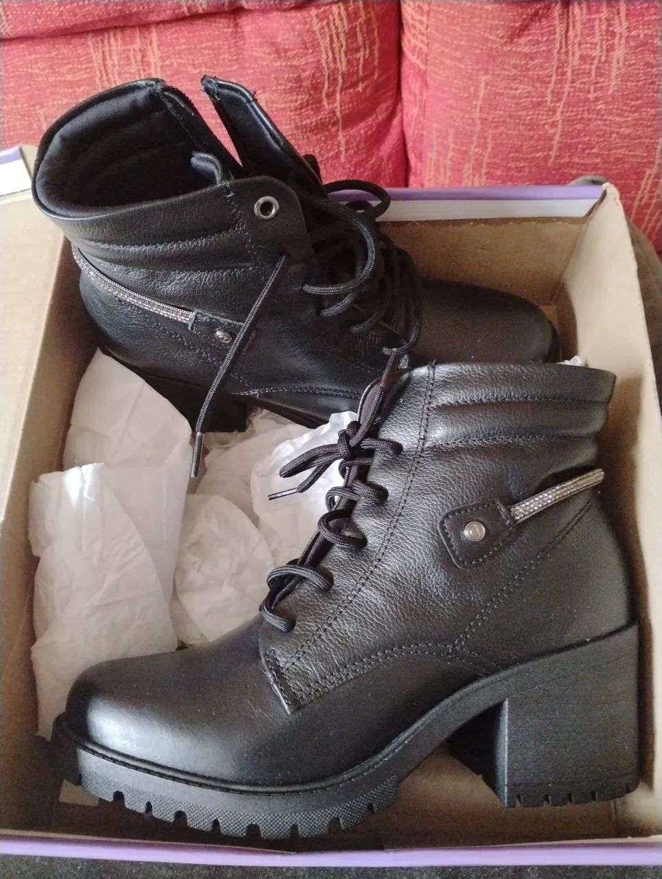 Bota nova Confortflex 37 na caixa pela metade do preço 