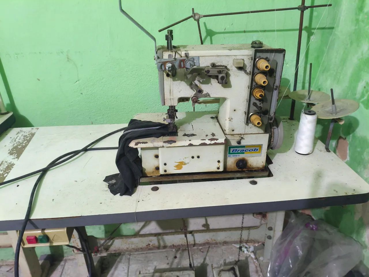2 máquinas de costuras  - Foto 3