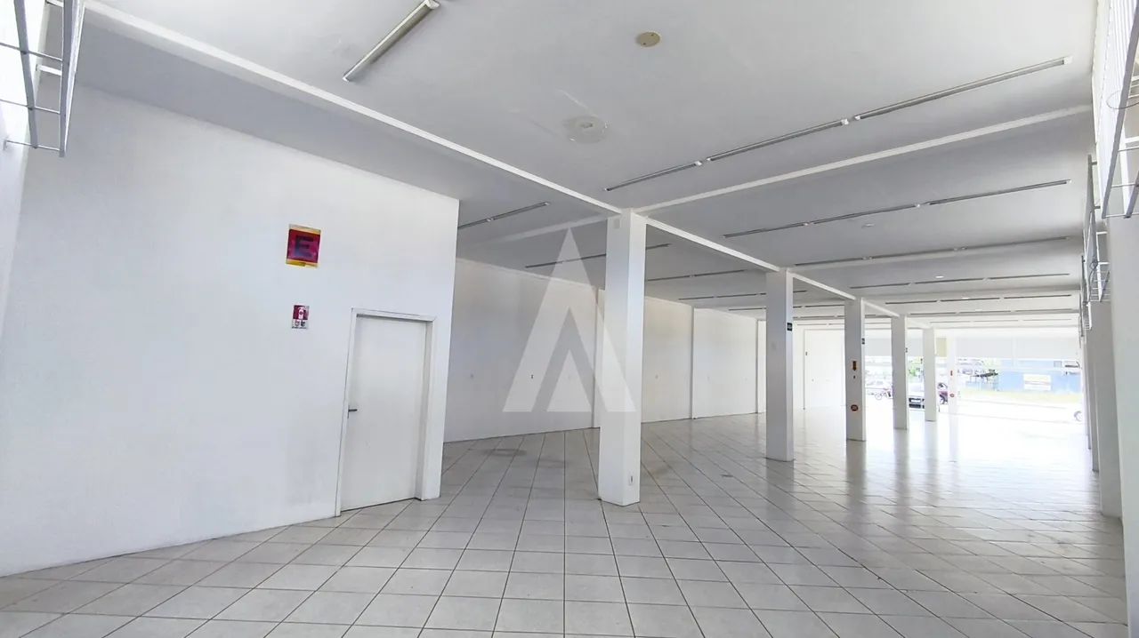 Sala comercial no Vila Nova com 280m², vitrine ampla e 3 vagas. - Foto 4