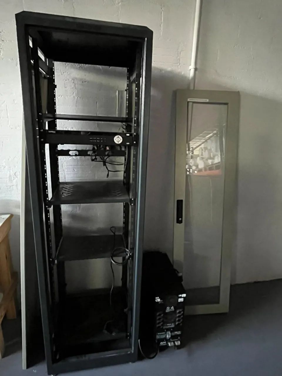 Vendo Gabinete para Servidor