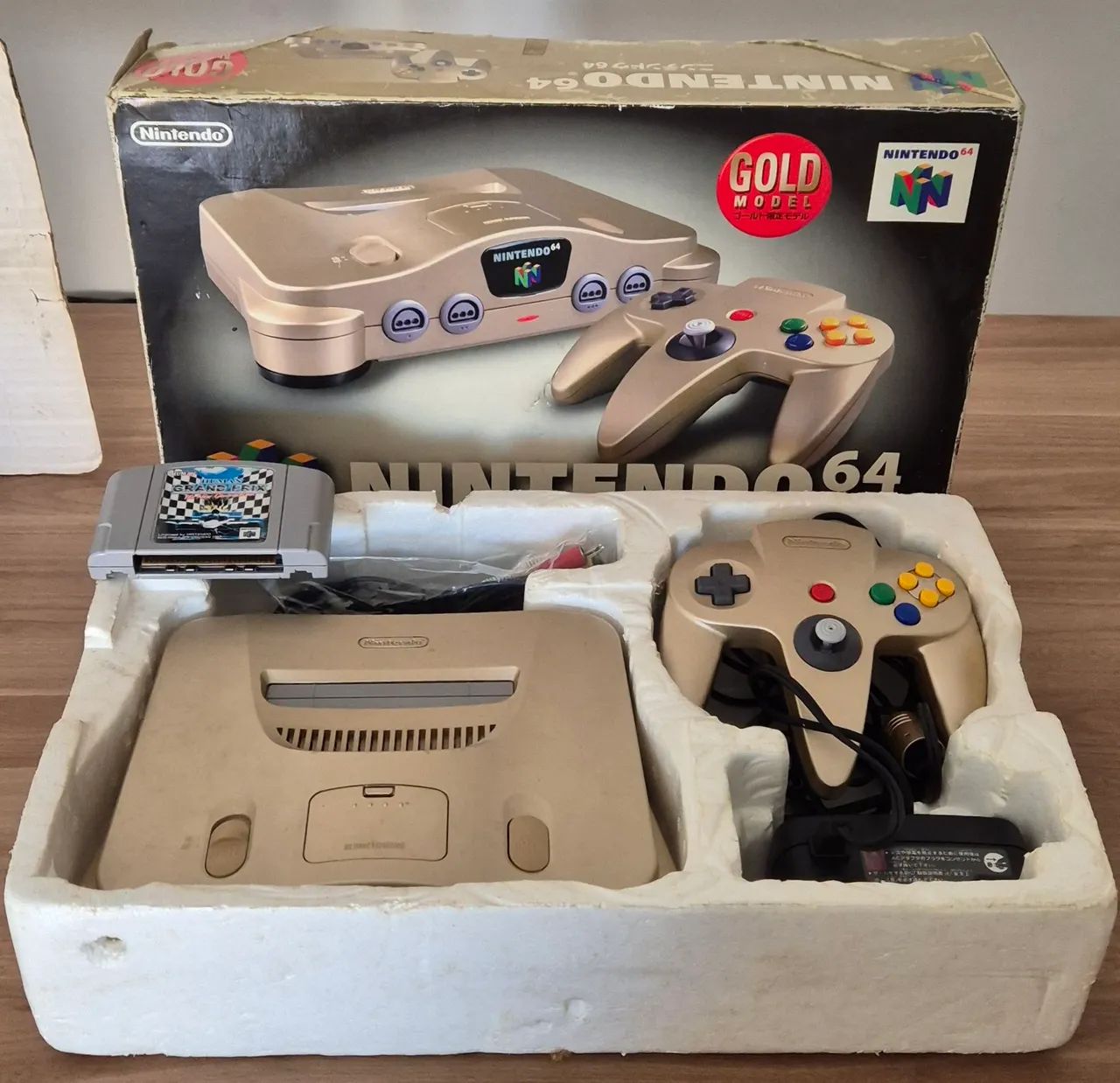 Nintendo 64 Gold Model Original na Caixa