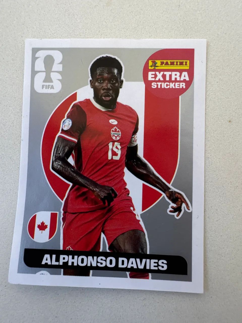 Figurinha Extra Sticker prata do ALPHONSO DAVIES do Canadá  - Foto 2
