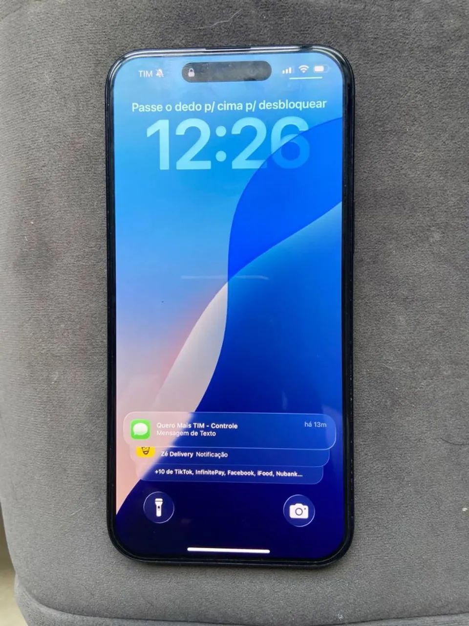 iPhone 16 plus (semi novo)