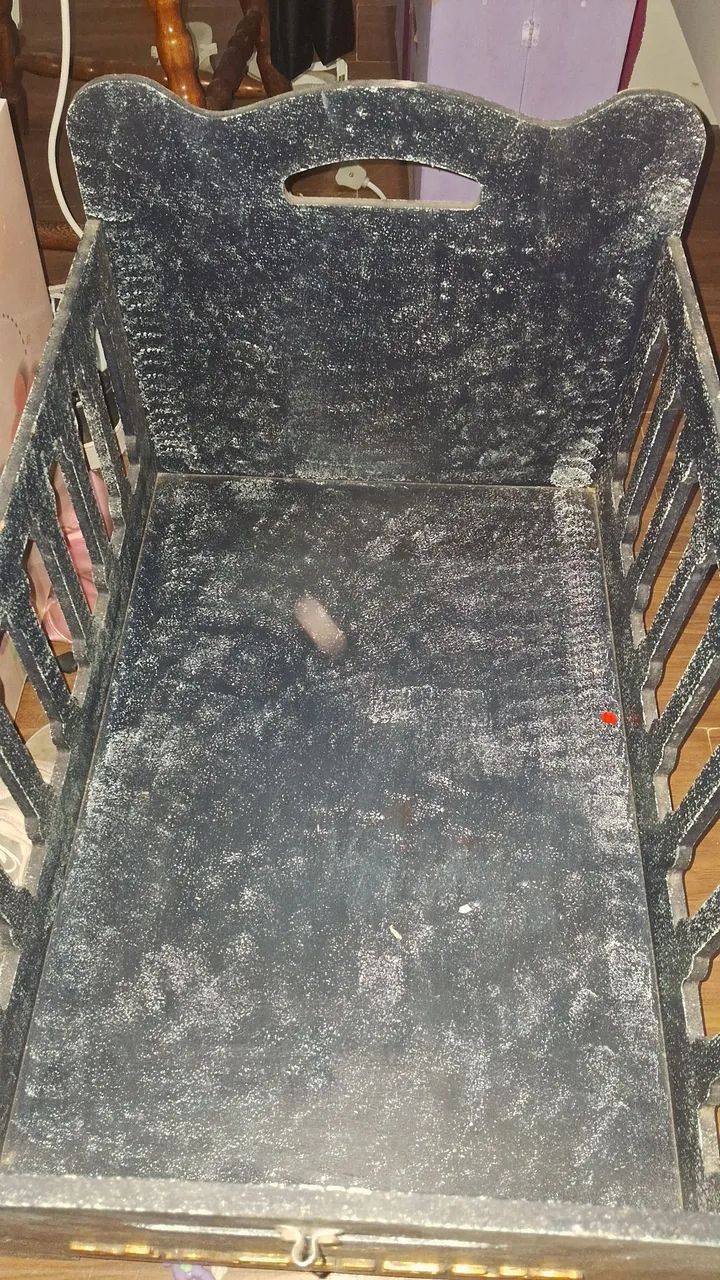 Bebe reborn em ótimo estado e berço feito a mão! - Foto 5