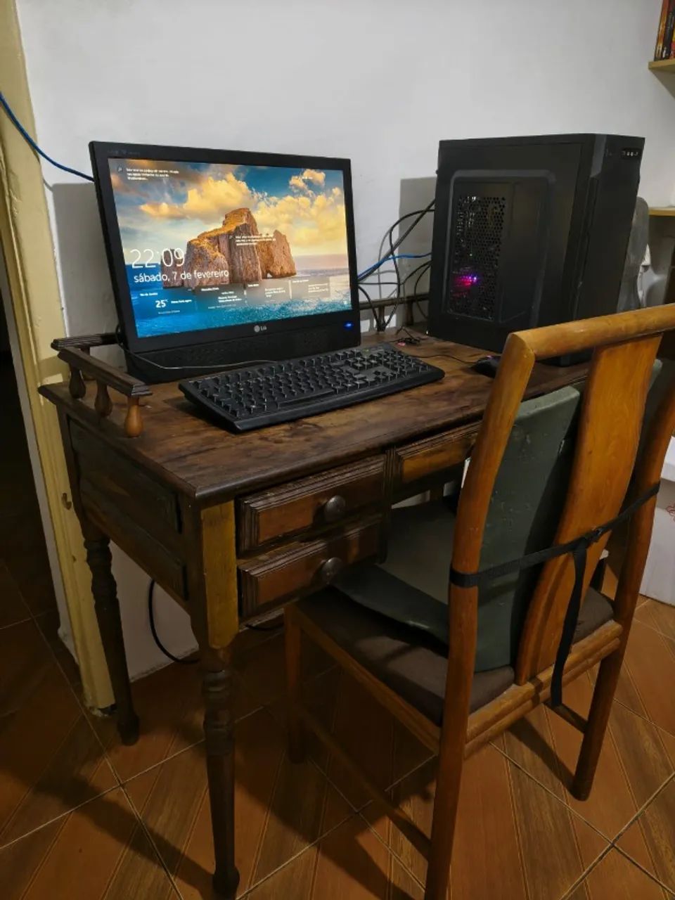 Escravaninha + Cadeira (Retro)