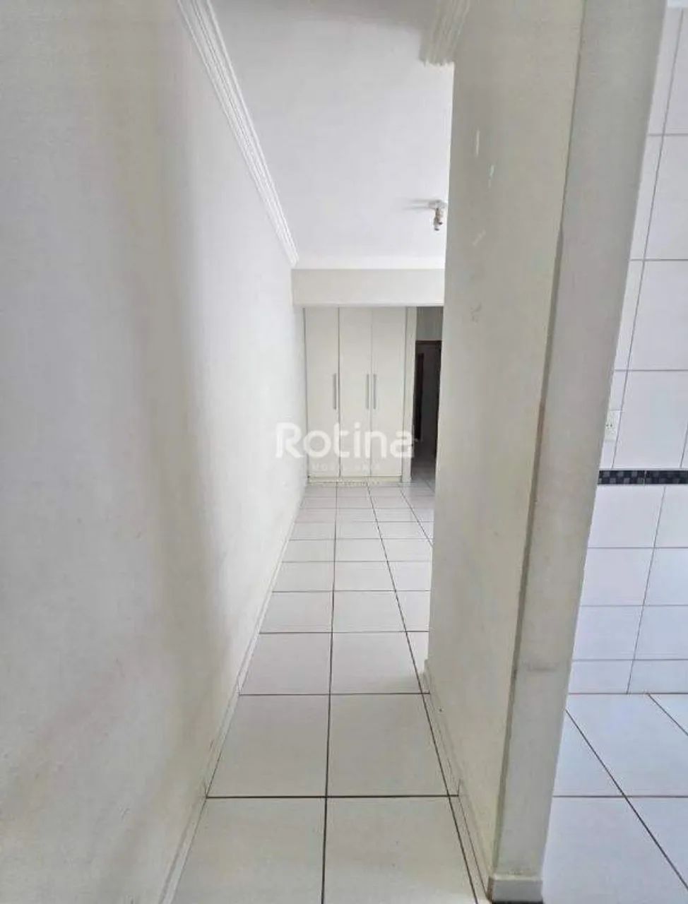 Apartamento mobiliado de 2 quartos próximo à UFU Santa Mônica - Foto 3