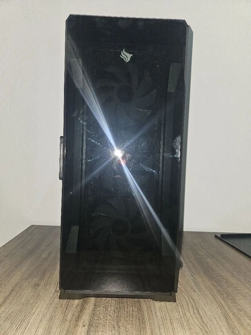 gabinete gamer Pouter 3 lateral vidro - Foto 4