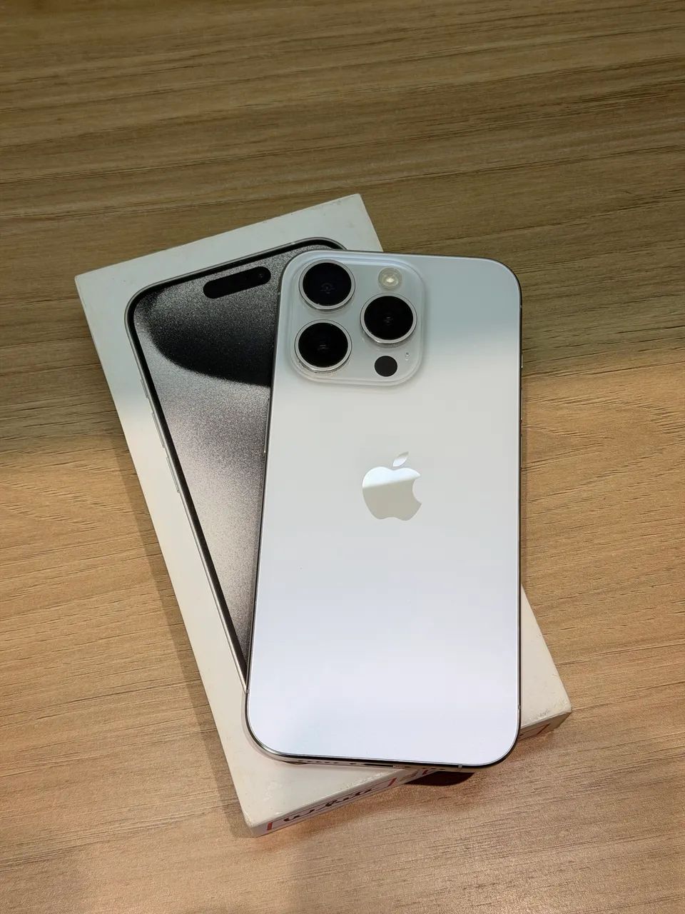 iPhone 15 Pro 128gb Branco Titanium - Foto 2
