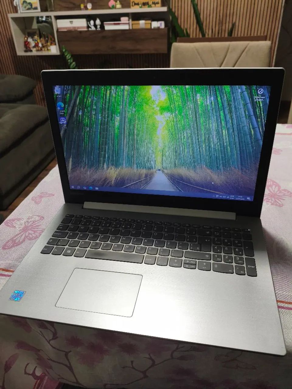 Notebook Lenovo B330-15IKB | Intel Core i3 7ª Geração | 8GB RAM | SSD 480GB