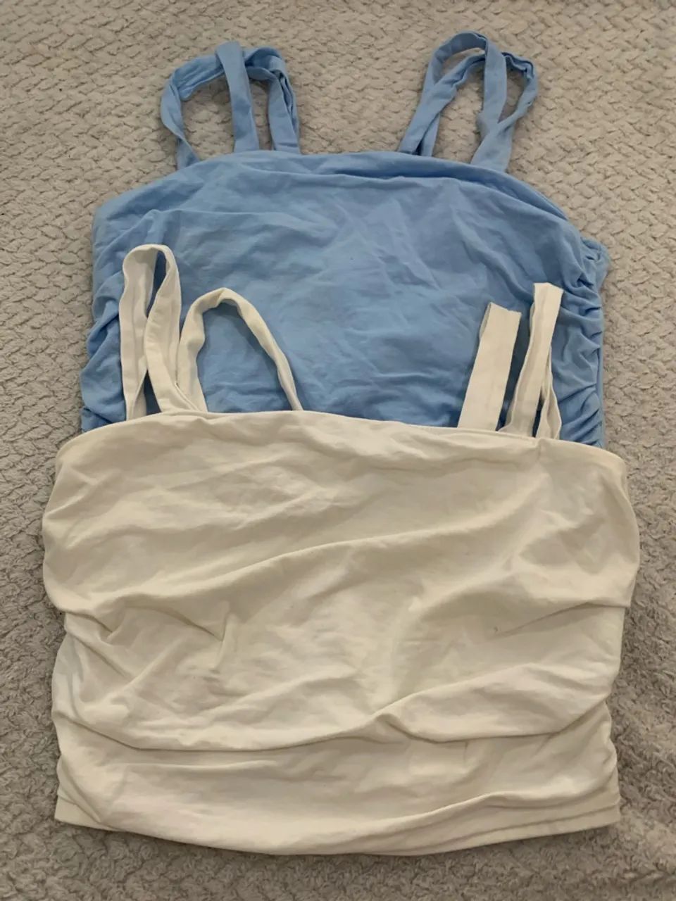 2 Croppeds SHEIN Azul e Branco - Tamanho M