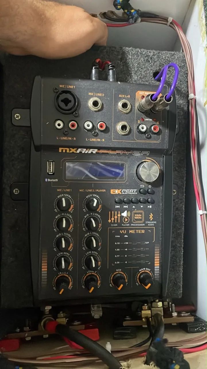 Mesa de som 450 reais 