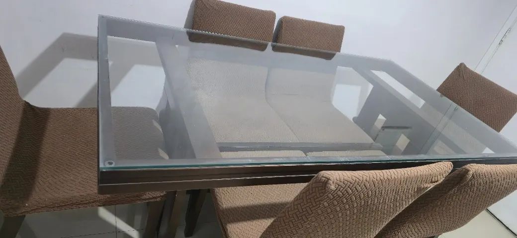 Mesa Retangular de Vidro (6 Lugares) com Cadeiras Estofadas - Foto 5
