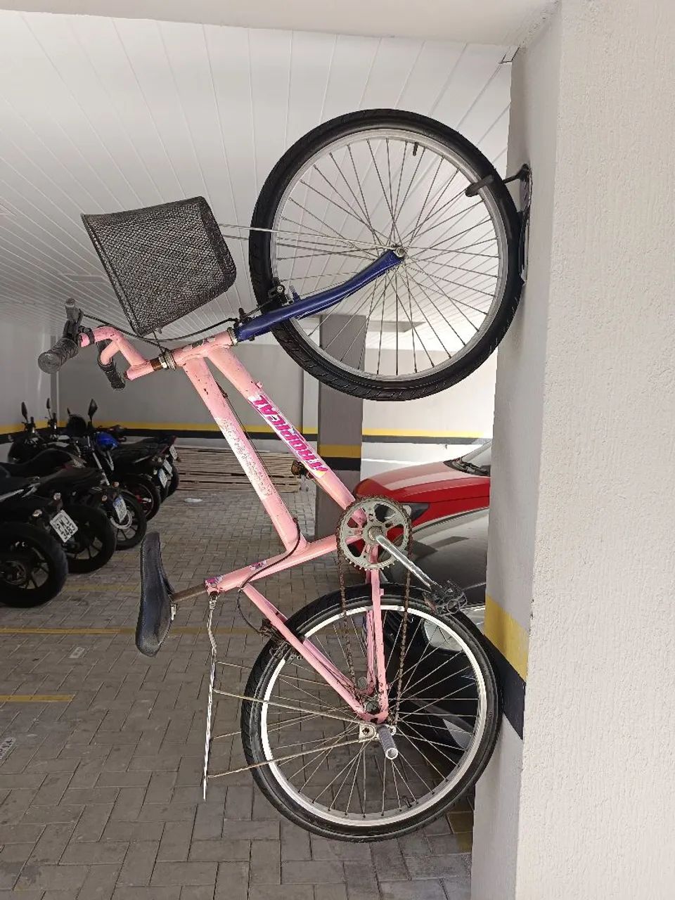 Bicicleta aro 24 c/ cestinha e garupeiro - Foto 2