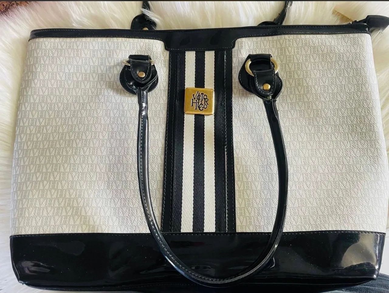 Bolsa original Vitor Hugo semi nova 