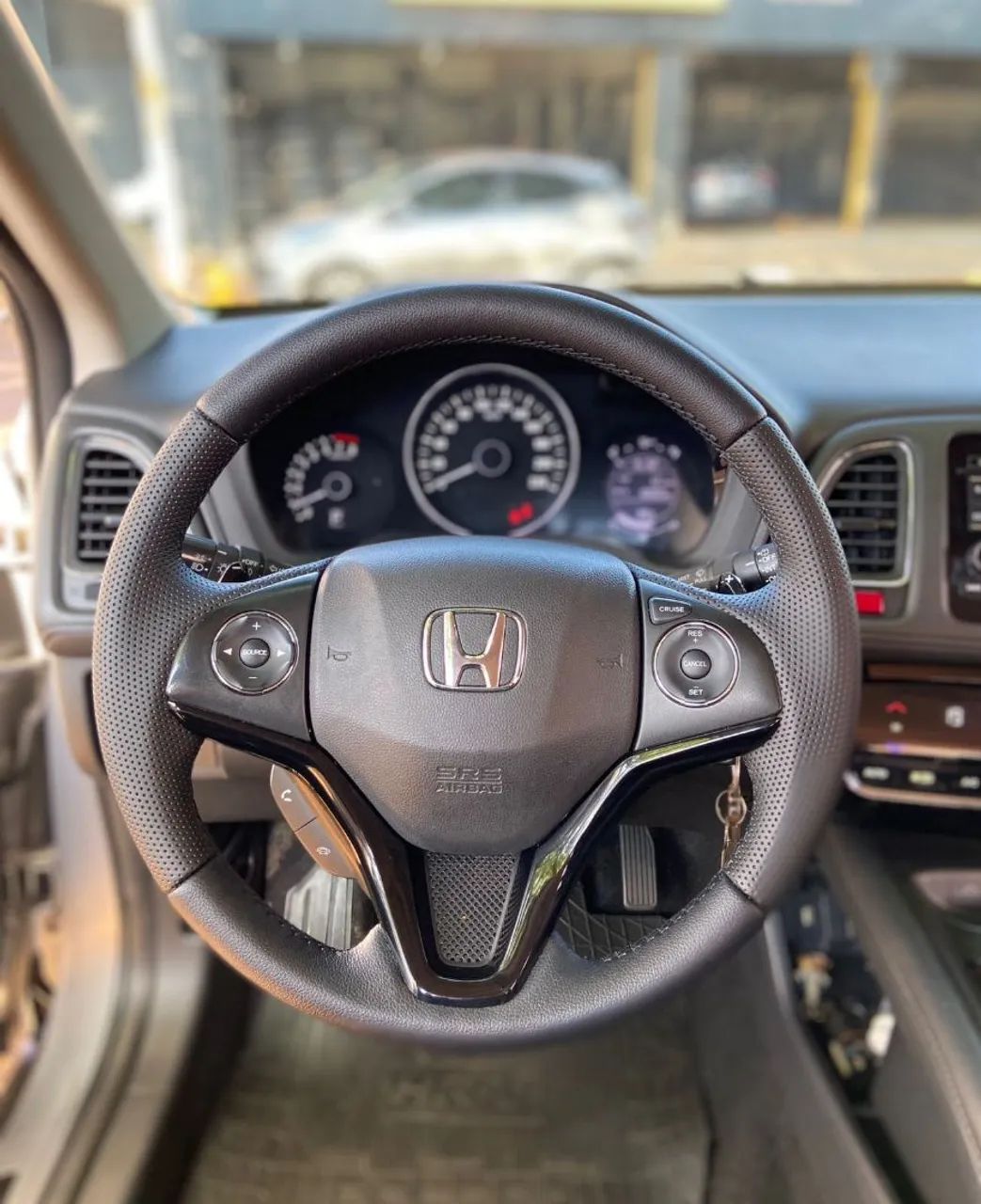 Rev de volante costurado 