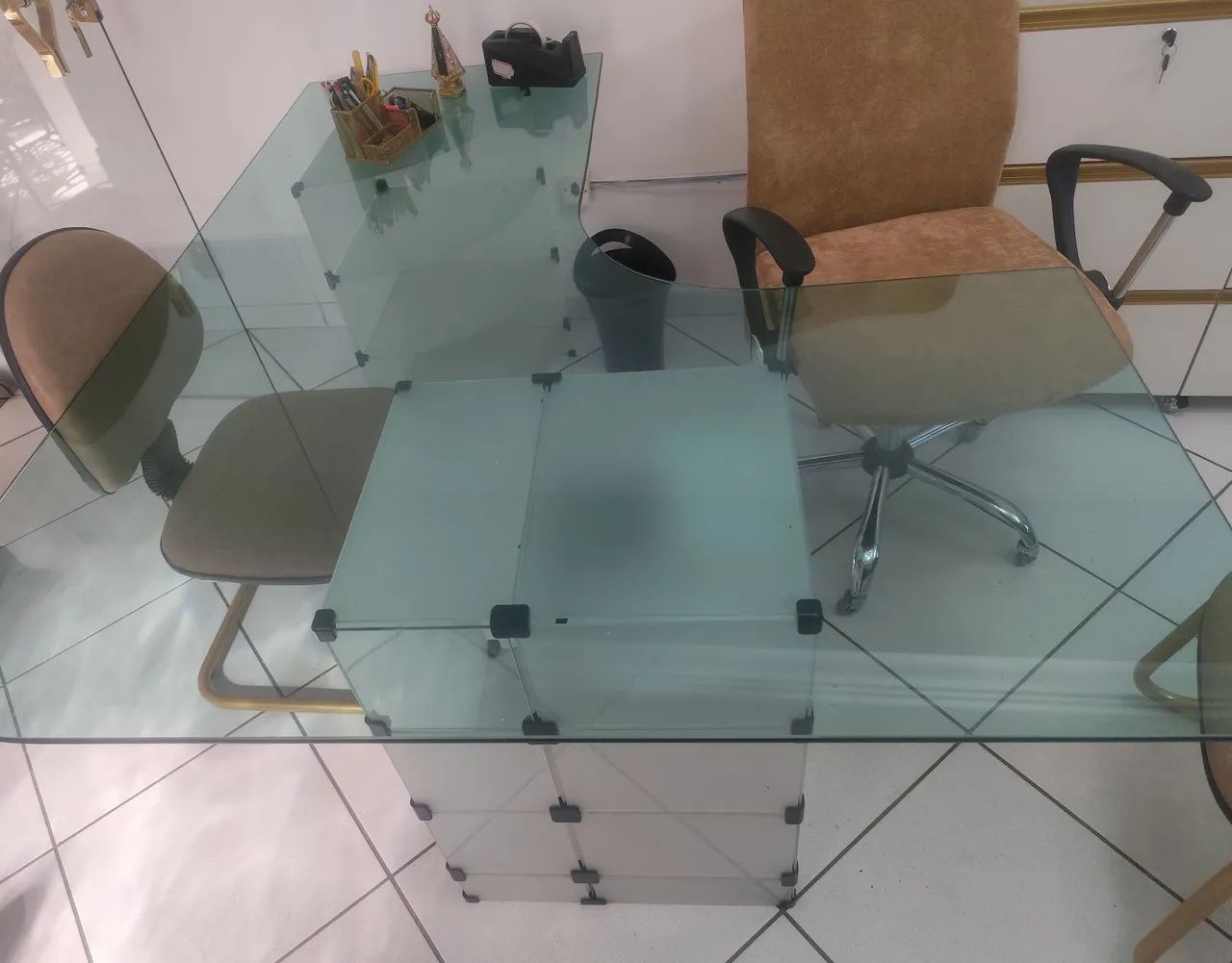 Vendo Mesa e cadeiras - Foto 2
