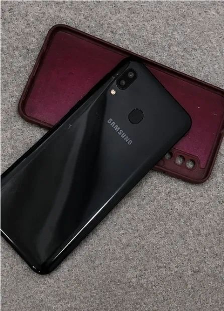 SAMSUNG A20 - Foto 3