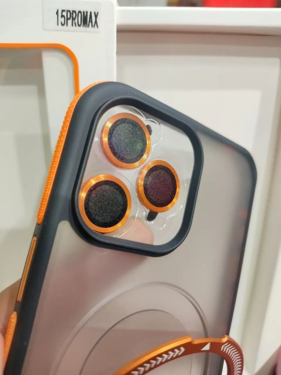 Case modelo Premium com película de câmera e magsafe  - Foto 3
