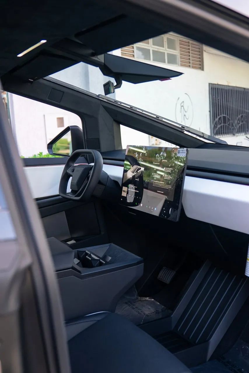 Tesla Cybertruck Foundation, foto 4 de 17