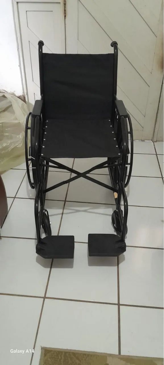 Cadeira de rodas nova  - Foto 3