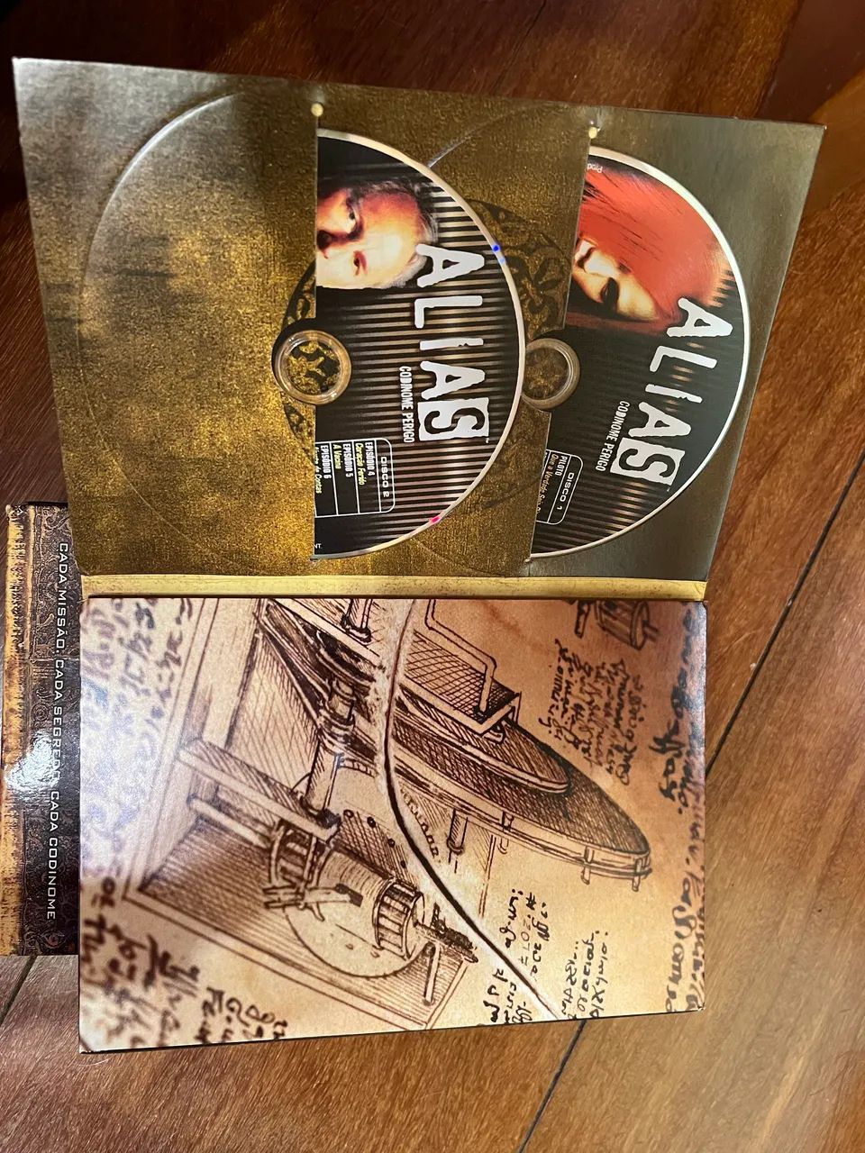 Alias - as 5 temporadas completas em DVD - Foto 3