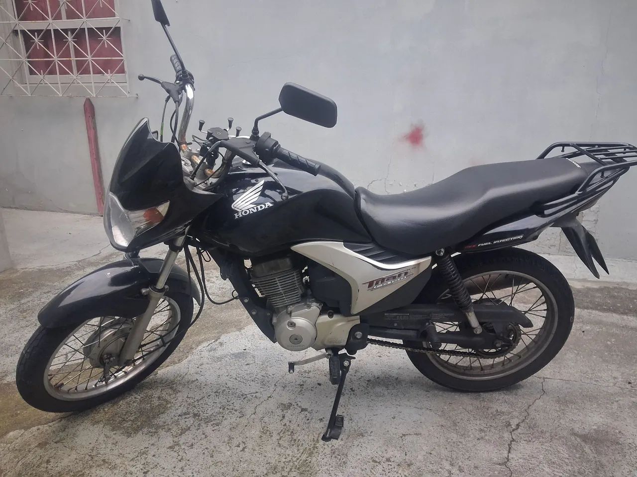 Vendo, tem algumas multas, aceito negociar com respeito 