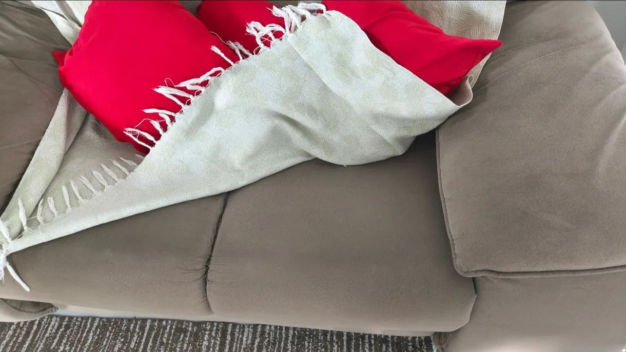 Sofá 2 lugares em ótimo estado - Foto 3