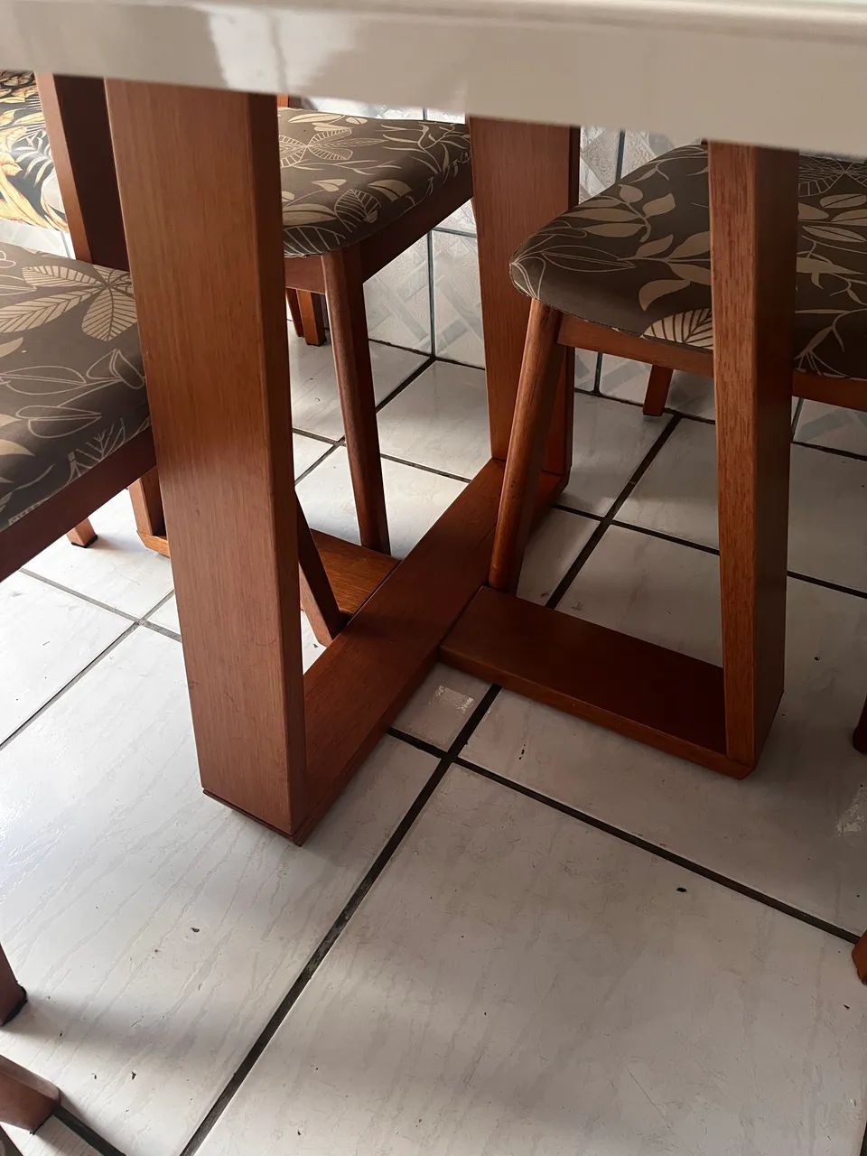 Mesa de jantar com 6 cadeiras impermeável  - Foto 4