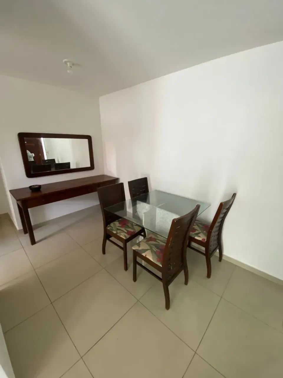 ALUGO APARTAMENTO TERREO COM ÁREA EXTERNA PRIVATIVA - MOBILIADO COM 2 QUARTOS - Foto 3