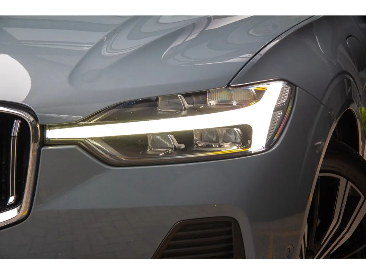 Volvo XC 60 R-DESIGN 3.0 304cv AWD 5p, foto 4 de 15