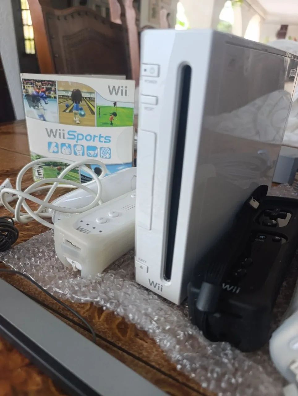 NINTENDO Wii Original RVL-001 + 3 Controles e 2 jogos - Consoles