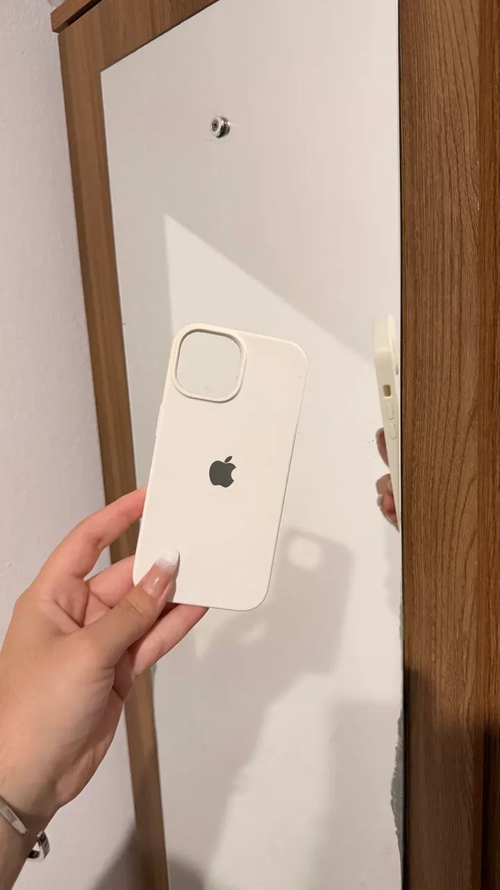 Capas de silicone iPhone 15 - Foto 4