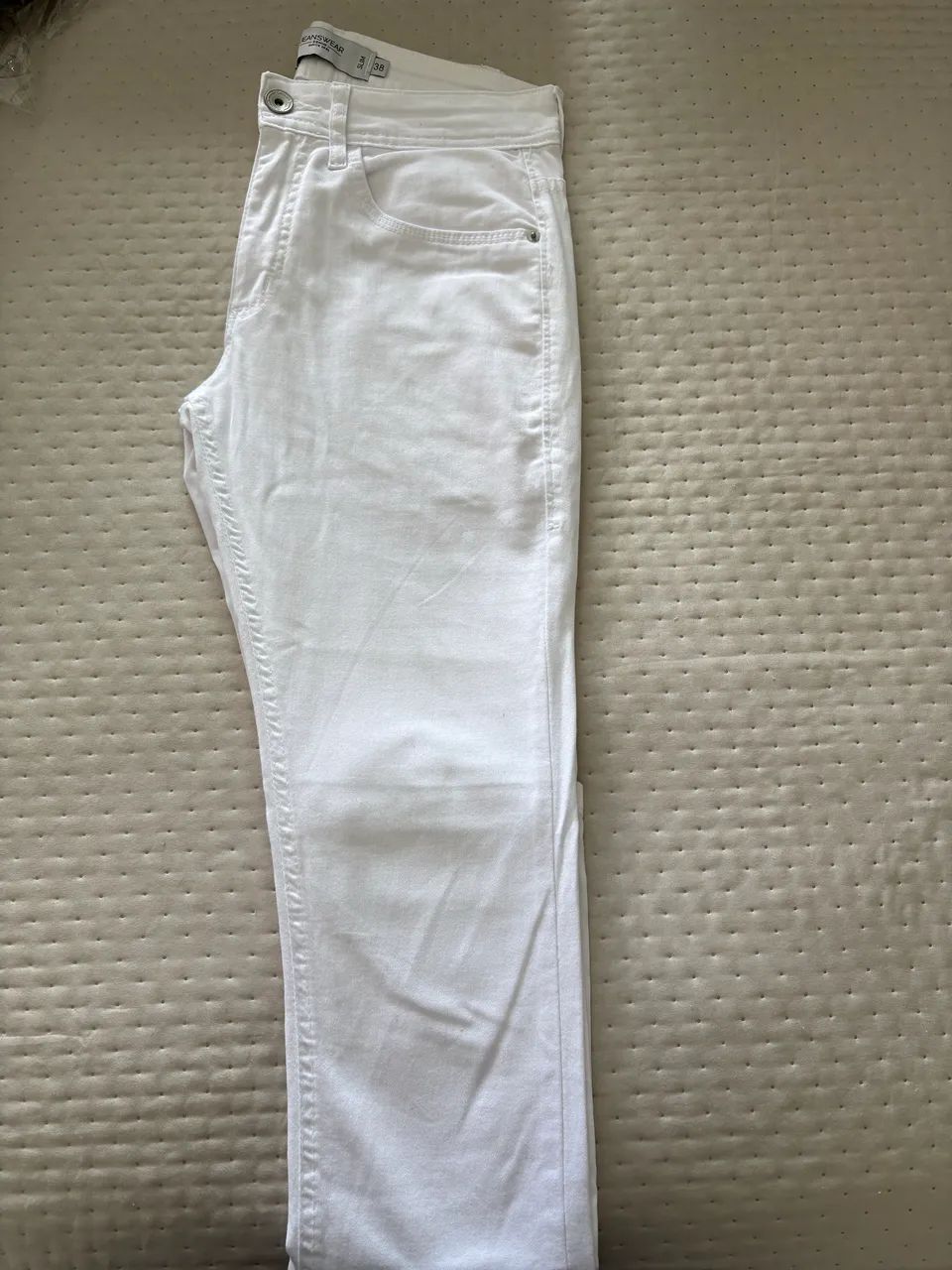 Calça de sarja branca tamanho 38