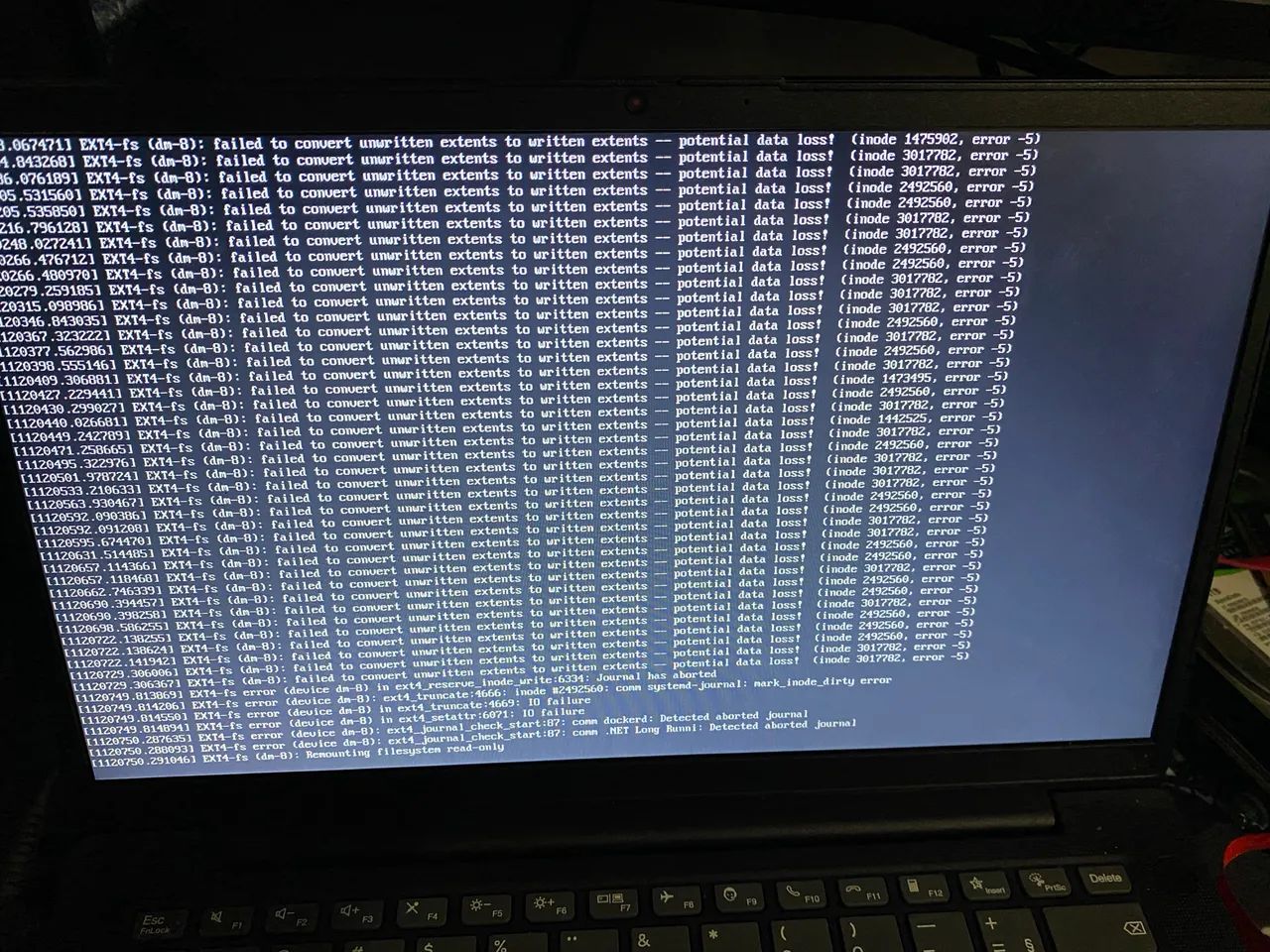 Vendo notebook Lenovo v14 - Foto 2