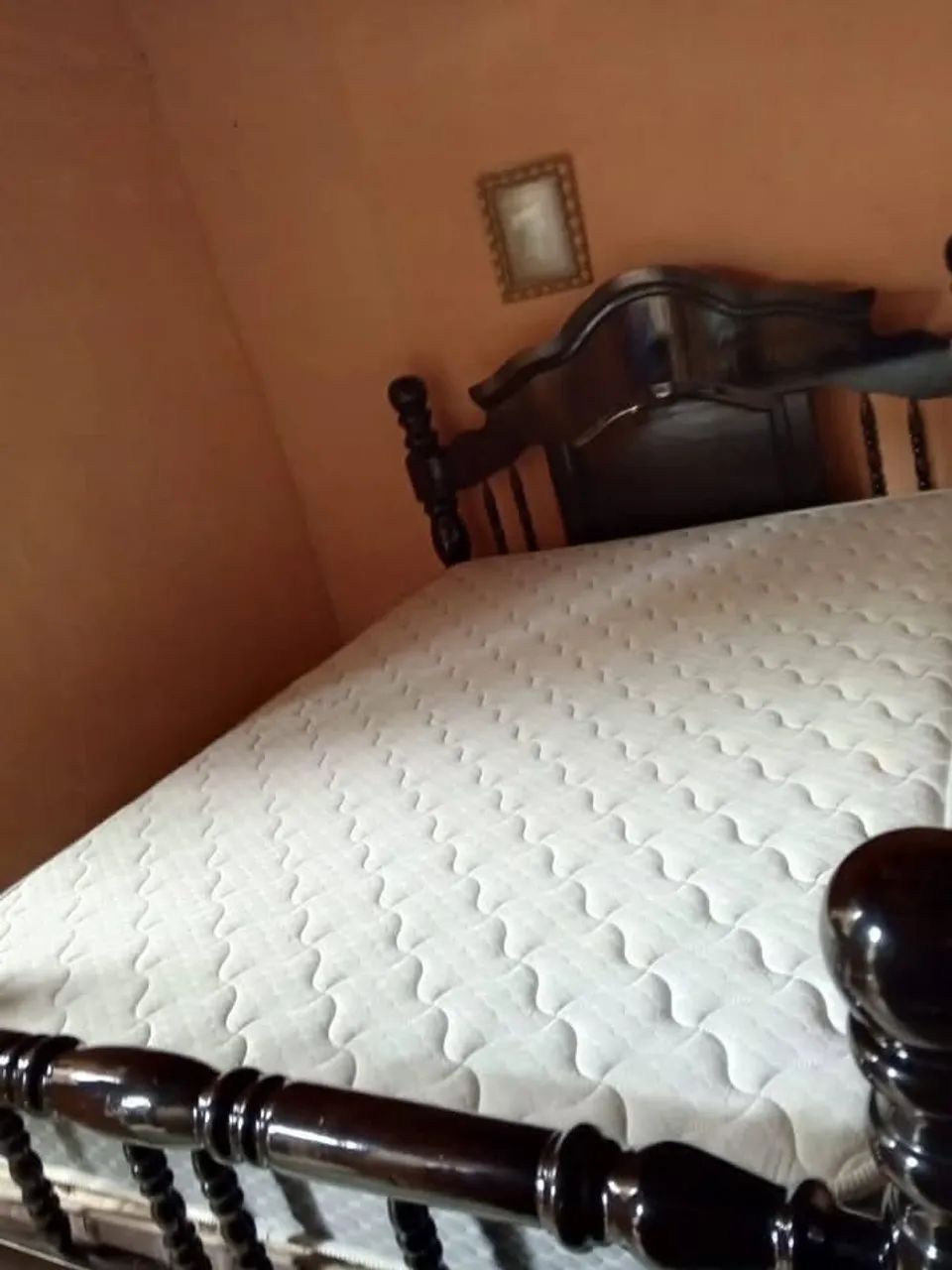 Cama antiga madeira maciça 